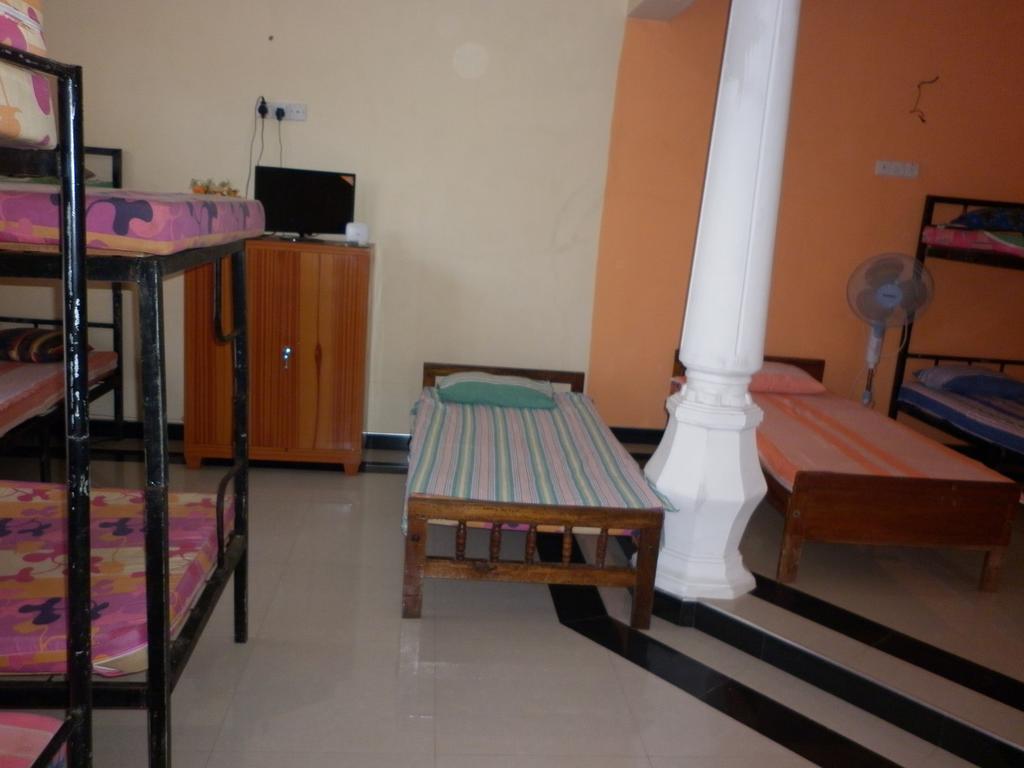 Seetha'S Hostel 尼甘布 客房 照片