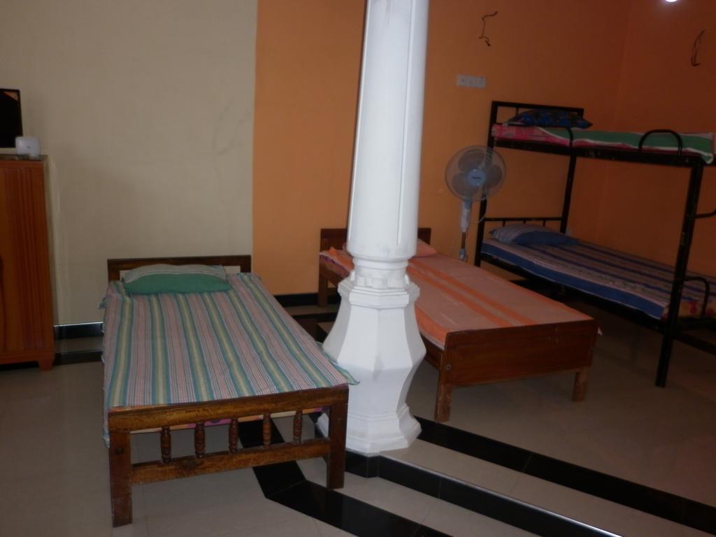 Seetha'S Hostel 尼甘布 客房 照片